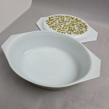 Load image into Gallery viewer, Pyrex Verde Olive Green Casserole Baking Dish w/ Lid (2 1/2 Qt)

