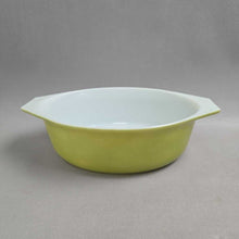 Load image into Gallery viewer, Pyrex #043 Green Baking Dish (No Lid)
