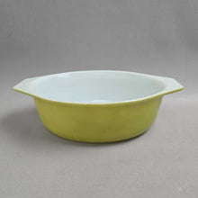 Load image into Gallery viewer, Pyrex #043 Green Baking Dish (No Lid)
