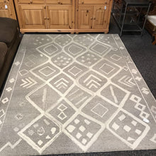 Load image into Gallery viewer, Grey/White Rug (106x83) Virgin Wool
