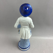 Load image into Gallery viewer, Blue &amp; White Dutch Colonial-Style Man w/ Apple Basket (~12.5")
