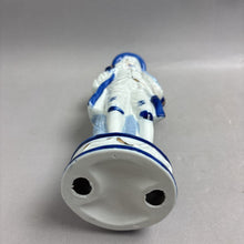 Load image into Gallery viewer, Blue &amp; White Dutch Colonial-Style Man w/ Apple Basket (~12.5")
