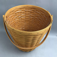 Load image into Gallery viewer, Longaberger Basket w Protector Large Round Handle (13.5x12)
