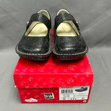 Load image into Gallery viewer, Alegria by PG Lite Paloma Embossed Rose Black Leather Mary Jane Shoes (36)
