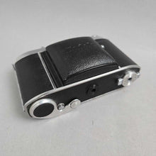 Load image into Gallery viewer, Kodak Retina Ib 35mm Film Camera w/ Schneider 50mm f/2.8 Lens (3x5x1.25) (As-Is)
