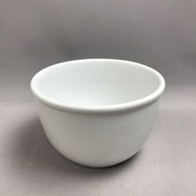 Load image into Gallery viewer, Vintage Chantal White Stoneware Mixing Bowl 7 Cup (5x7)
