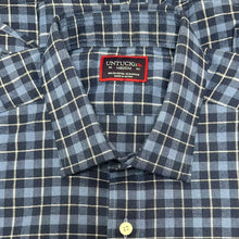Load image into Gallery viewer, Untuckit Blue Plaid Button Down Long Sleeve Shirt (M)
