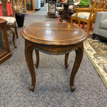 Load image into Gallery viewer, Oak End Table (22x22x26)
