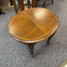 Load image into Gallery viewer, Oak End Table (22x22x26)
