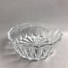 Load image into Gallery viewer, Vintage Mid Century Lead Crystal Small Serving Bowl (2x6)
