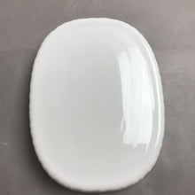 Load image into Gallery viewer, Corning Ware French White F-12-B 1.8L 9x7 Oval Casserole Dish w/ Glass Pyrex Lid
