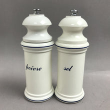 Load image into Gallery viewer, Vintage Banton by Vic Firth Gourmet Salt &amp; Pepper Grinders (7")
