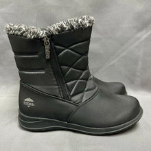 Load image into Gallery viewer, Totes Black Quilted Side Zip Waterproof Boots NIB (9)
