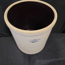 Load image into Gallery viewer, Robinson Ransbottom Stoneware Crock (6 Gallon)

