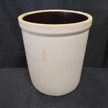 Load image into Gallery viewer, Robinson Ransbottom Stoneware Crock (6 Gallon)
