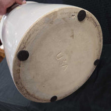 Load image into Gallery viewer, Robinson Ransbottom Stoneware Crock (6 Gallon)
