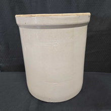 Load image into Gallery viewer, Robinson Ransbottom Stoneware Crock (6 Gallon)
