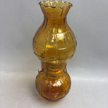 Load image into Gallery viewer, Vintage Eagle Amber Oil Lamp (12")
