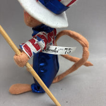 Load image into Gallery viewer, Annalee Patriotic Mouse with Top Hat &amp; Flag (7")

