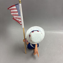 Load image into Gallery viewer, Annalee Patriotic Mouse with Top Hat &amp; Flag (7")
