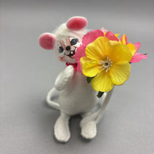 Load image into Gallery viewer, Annalee 2013 White 5" Mouse with Flowers
