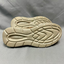 Load image into Gallery viewer, Sketchers Brown Slip In Sneakers w/ Box (9)
