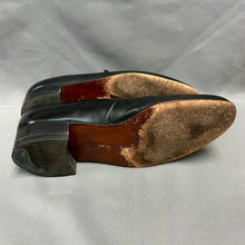 Load image into Gallery viewer, Florsheim Black Leather Loafers w/ Box (9)

