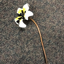 Load image into Gallery viewer, Ceramic Spinning Flower
