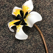 Load image into Gallery viewer, Ceramic Spinning Flower
