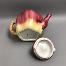 Load image into Gallery viewer, Vintage Ceramic Apple Teapot (7x10)
