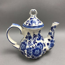 Load image into Gallery viewer, Vintage Delft Blue and White Hand Painted Floral Teapot (8x7)
