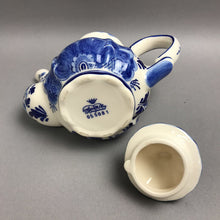 Load image into Gallery viewer, Vintage Delft Blue and White Hand Painted Floral Teapot (8x7)
