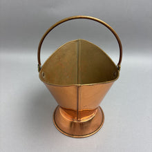 Load image into Gallery viewer, Vintage Douro B&amp;M Coal Bucket Copper &amp; Brass Lion Head Handle(7")
