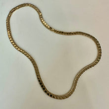 Load image into Gallery viewer, Vintage Goldtone Box Chain Necklace (18")

