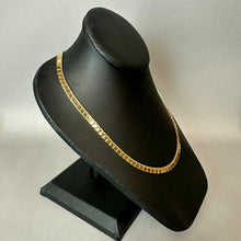 Load image into Gallery viewer, Vintage Goldtone Box Chain Necklace (18")
