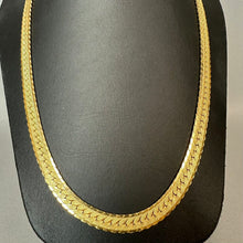 Load image into Gallery viewer, Vintage Goldtone Thick Flat Chain Necklace (30")
