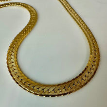 Load image into Gallery viewer, Vintage Goldtone Thick Flat Chain Necklace (30")
