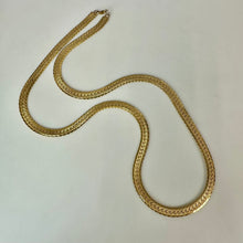 Load image into Gallery viewer, Vintage Goldtone Thick Flat Chain Necklace (30")

