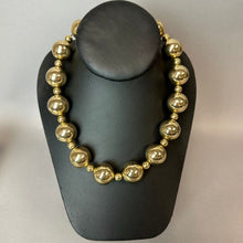 Load image into Gallery viewer, Vintage Goldtone Large Bead on Chain Necklace (20")
