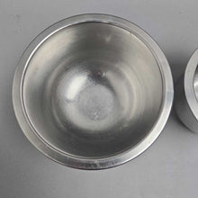 Load image into Gallery viewer, Set of 2 West Bend Stainless Steel Mixing Bowls (0.75qt &amp; 1.5qt)
