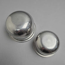 Load image into Gallery viewer, Set of 2 West Bend Stainless Steel Mixing Bowls (0.75qt &amp; 1.5qt)
