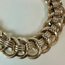 Load image into Gallery viewer, Vintage Goldtone Overlapping Circles Chunky Chain Necklace (15")
