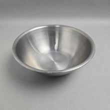 Load image into Gallery viewer, Set of 3 Nesting Stainless Steel Mixing Bowls / Kitchen Prep Bowls (Largest 4.5x13.25x13.25)
