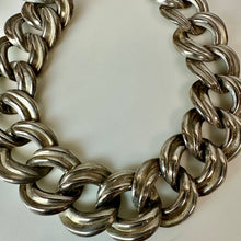 Load image into Gallery viewer, Vintage Silvertone Chunky Rounded Chain Necklace (17")
