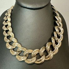 Load image into Gallery viewer, Vintage Silvertone Chunky Rounded Chain Necklace (17")
