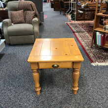Load image into Gallery viewer, Pine End Table w/ Drawer (21x24x28)
