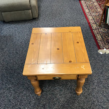 Load image into Gallery viewer, Pine End Table w/ Drawer (21x24x28)

