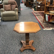 Load image into Gallery viewer, End Table AS IS (22x20x20)
