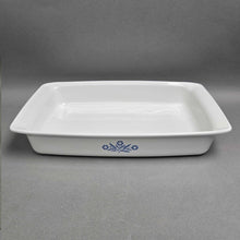 Load image into Gallery viewer, Corning Ware Blue Cornflower Casserole Baking Dish #P-332 (2 Quart; 17x7.5x2)

