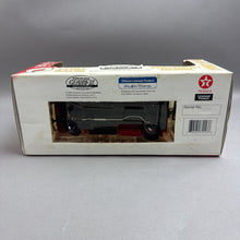 Load image into Gallery viewer, Gearbox 1/24 Ford F100 Tow Truck Fire Chief (13x6x6)
